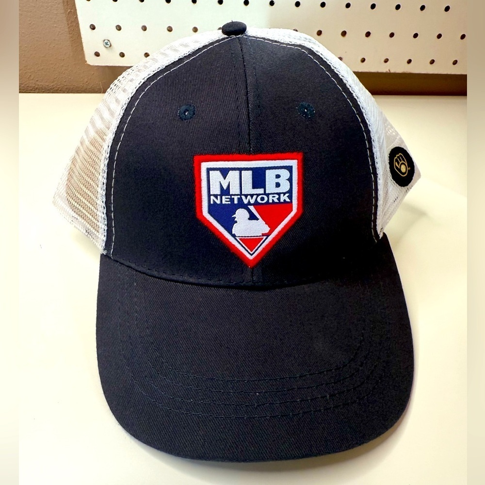 Milwaukee Brewers MLB Network Navy & White SnapBack Trucker Hat NWOT Baseball ⚾️